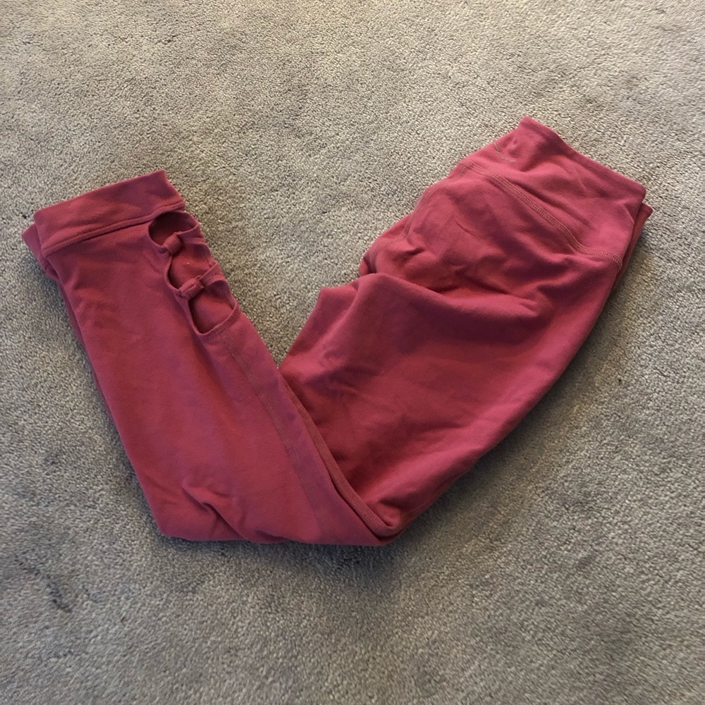 Pink cropped Beyond Yoga leggings